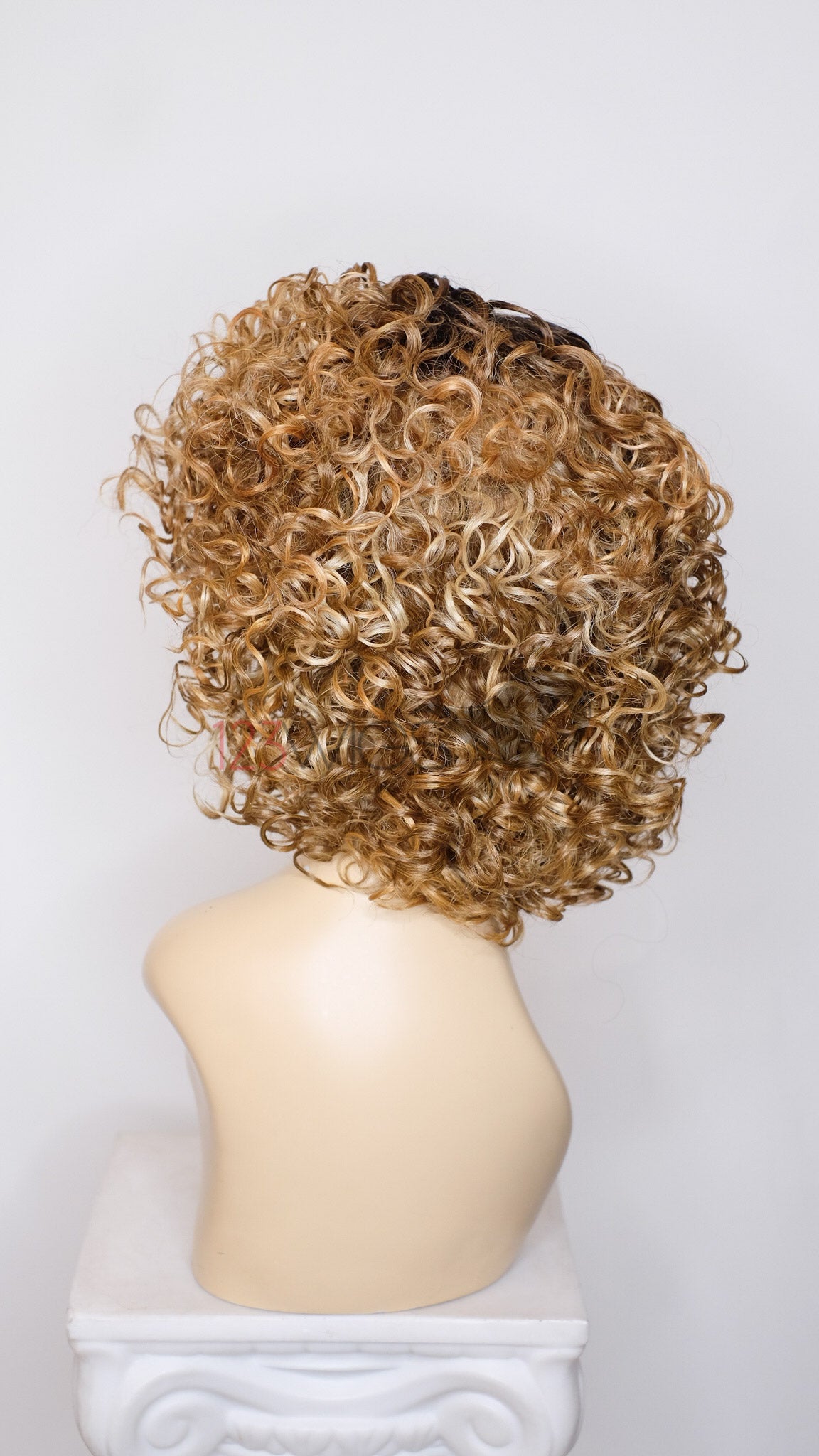 SIGNATURE WIG N.VOXY WIG